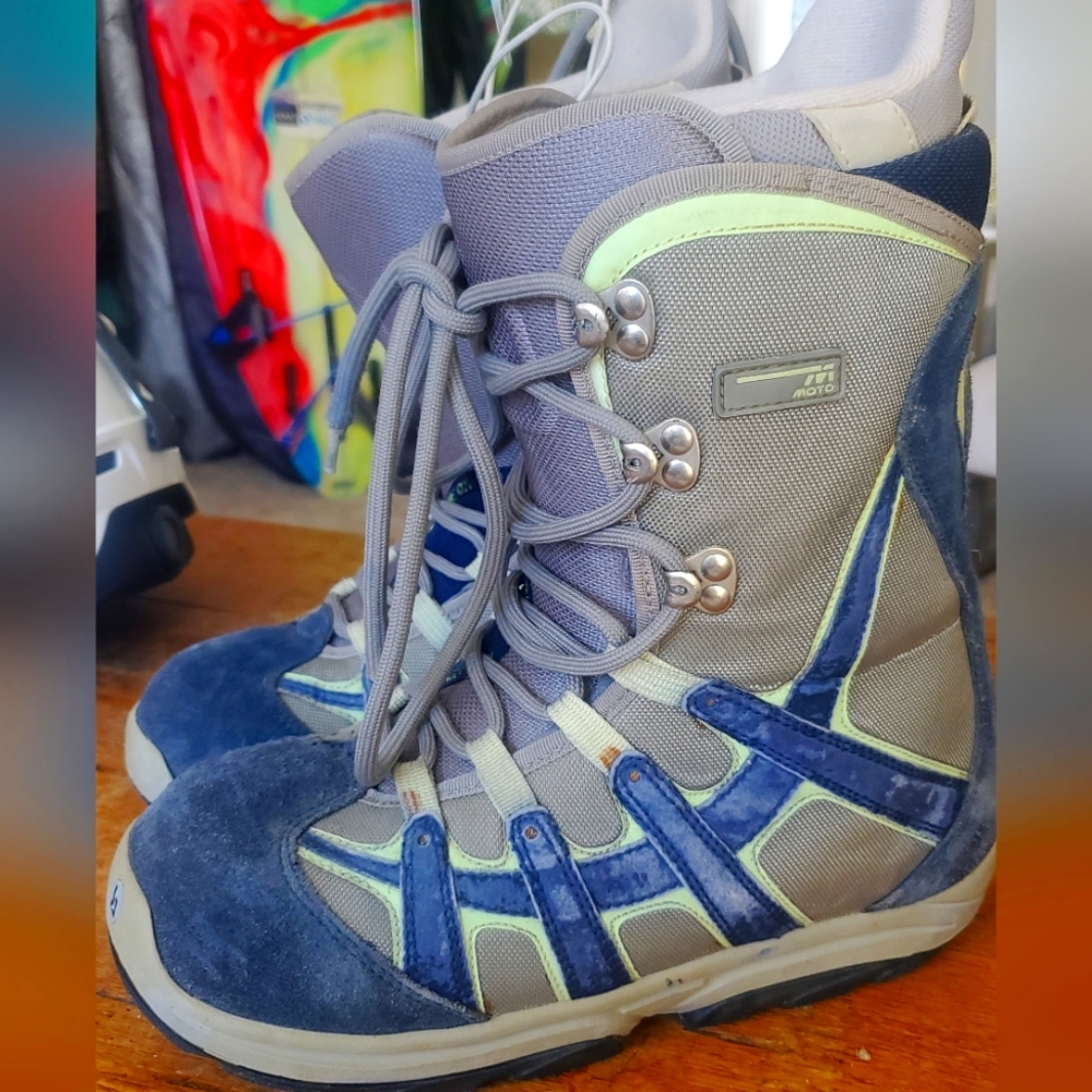 BURTON MOTO WOMENS SNOWBOARD BOOTS